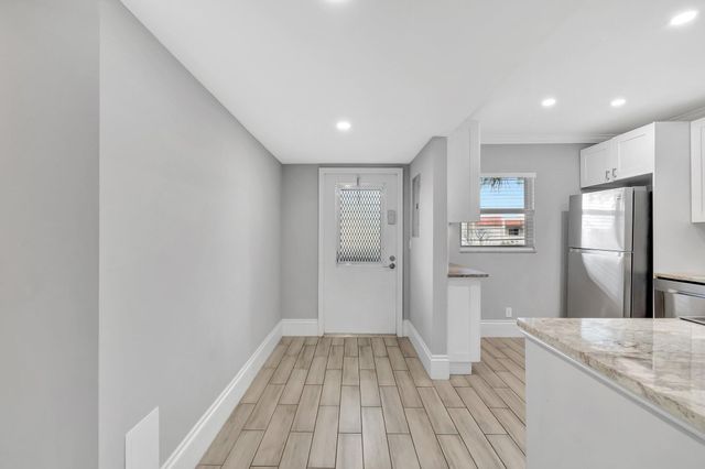 2900 Fiore Way 203, Delray Beach, FL 33445