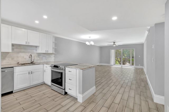 2900 Fiore Way 203, Delray Beach, FL 33445