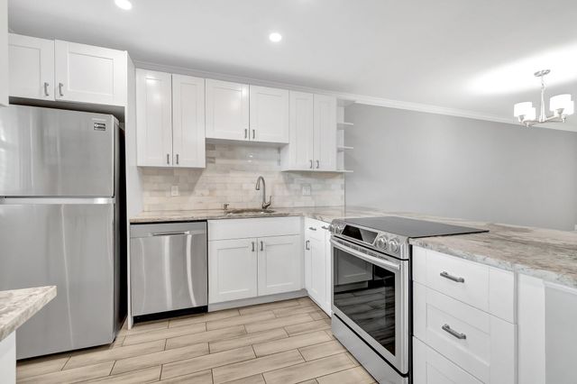 2900 Fiore Way 203, Delray Beach, FL 33445