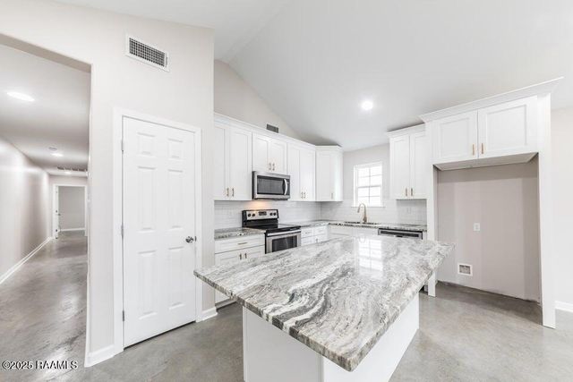 330 Jeanette Street B, Lafayette, LA 70506