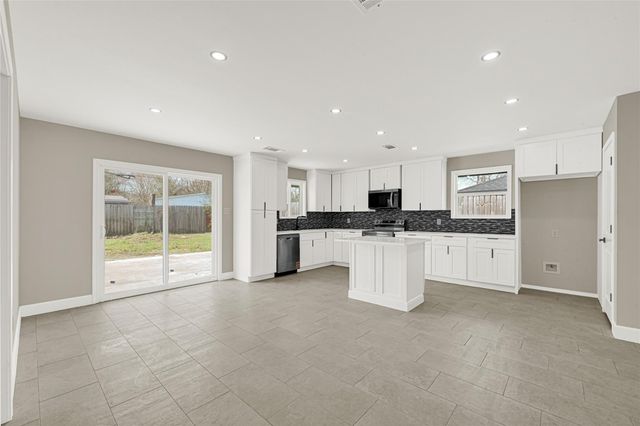 11923 Shady Meadow Street, Houston, TX 77039