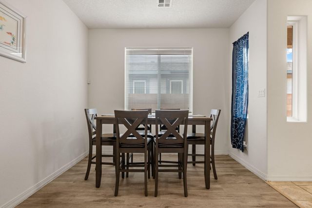 240 Rio Chama Circle SW, Los Lunas, NM 87031