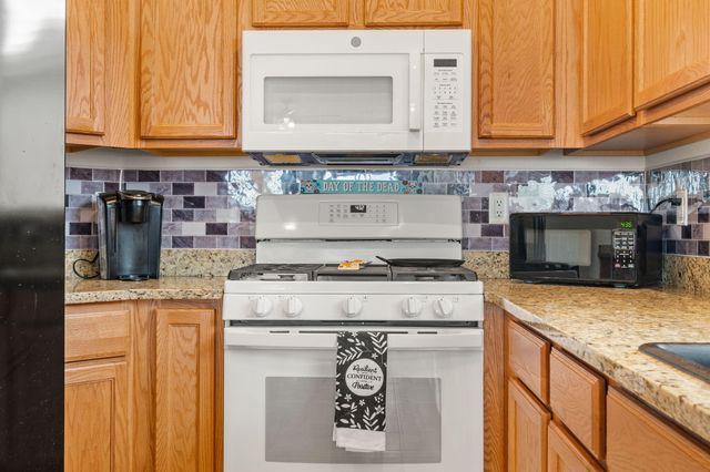 240 Rio Chama Circle SW, Los Lunas, NM 87031