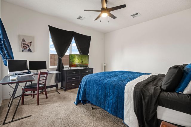 240 Rio Chama Circle SW, Los Lunas, NM 87031