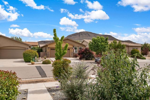 240 Rio Chama Circle SW, Los Lunas, NM 87031
