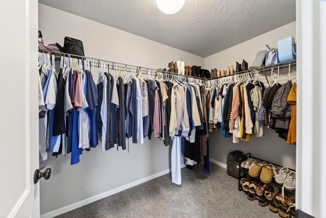 1545 W 32nd Ave, Kennewick, WA 99337