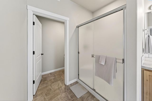 1545 W 32nd Ave, Kennewick, WA 99337