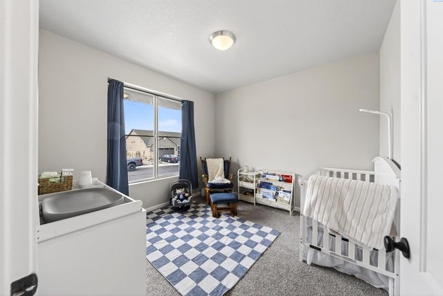 1545 W 32nd Ave, Kennewick, WA 99337