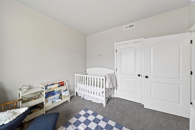 1545 W 32nd Ave, Kennewick, WA 99337