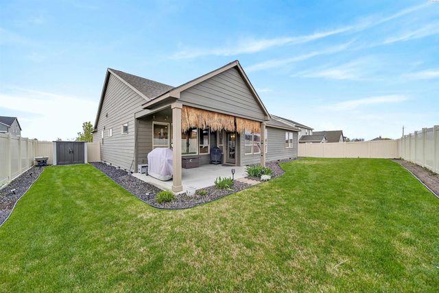 1545 W 32nd Ave, Kennewick, WA 99337