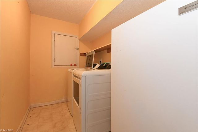 3810 Crickett Lane, Winston-salem, NC 27105