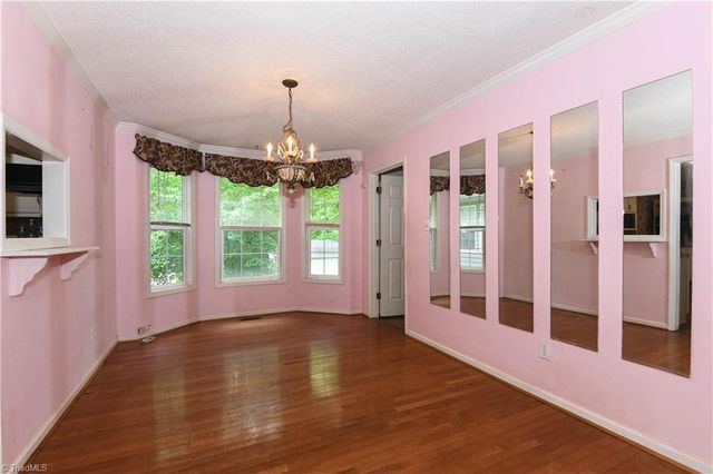 3810 Crickett Lane, Winston-salem, NC 27105