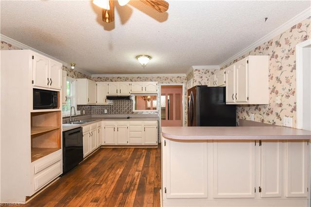 3810 Crickett Lane, Winston-salem, NC 27105