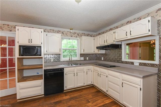 3810 Crickett Lane, Winston-salem, NC 27105