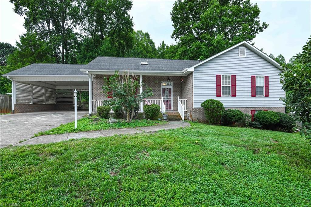 3810 Crickett Lane, Winston-salem, NC 27105