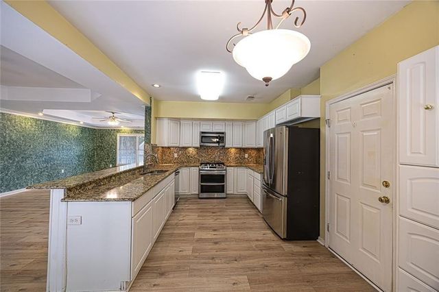 431 Thornbush Trace, Lawrenceville, GA 30046