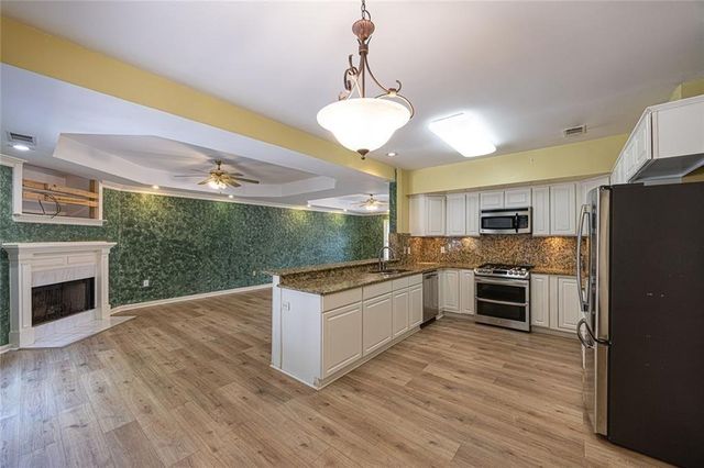 431 Thornbush Trace, Lawrenceville, GA 30046