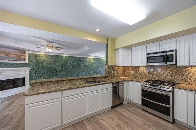 431 Thornbush Trace, Lawrenceville, GA 30046