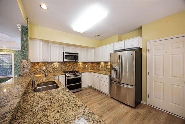 431 Thornbush Trace, Lawrenceville, GA 30046