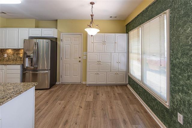 431 Thornbush Trace, Lawrenceville, GA 30046