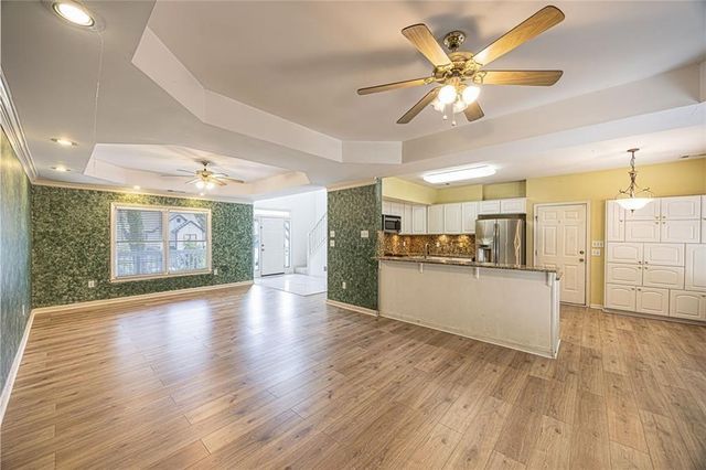 431 Thornbush Trace, Lawrenceville, GA 30046