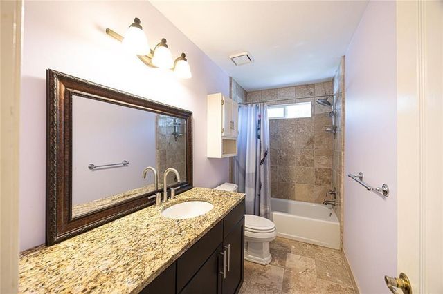 431 Thornbush Trace, Lawrenceville, GA 30046