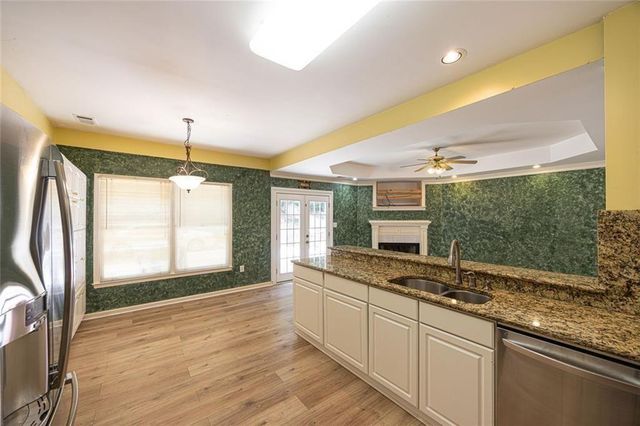 431 Thornbush Trace, Lawrenceville, GA 30046