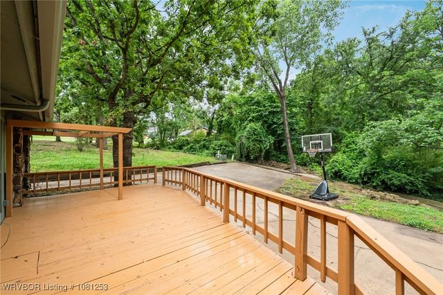 1718 Prestwick Drive, Fort Smith, AR 72908
