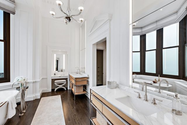 159 E Walton Place PH, Chicago, IL 60611