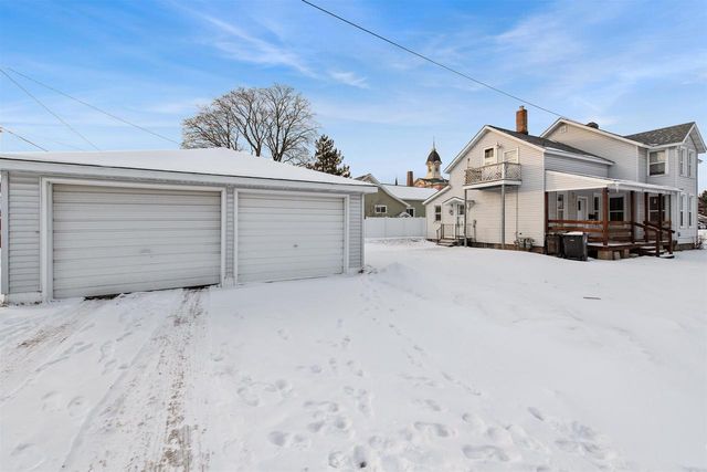 813 8TH STREET, Menominee, MI 49858