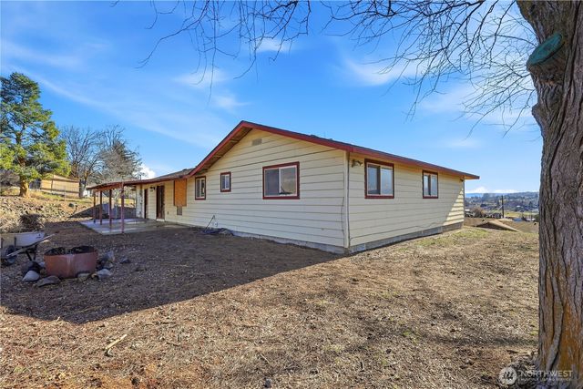 342 Sole Road, Selah, WA 98942