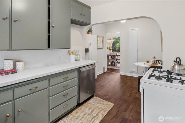 15 Fulton Street, Seattle, WA 98109