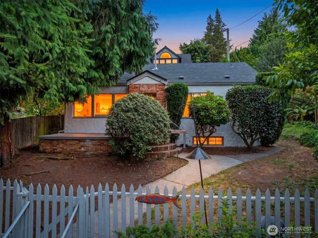 15 Fulton Street, Seattle, WA 98109