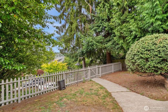 15 Fulton Street, Seattle, WA 98109