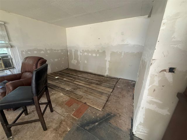 1173 A County Road 370, Splendora, TX 77372