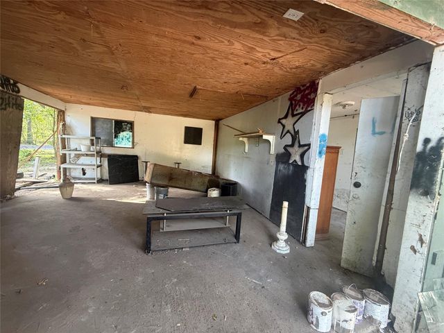 1173 A County Road 370, Splendora, TX 77372