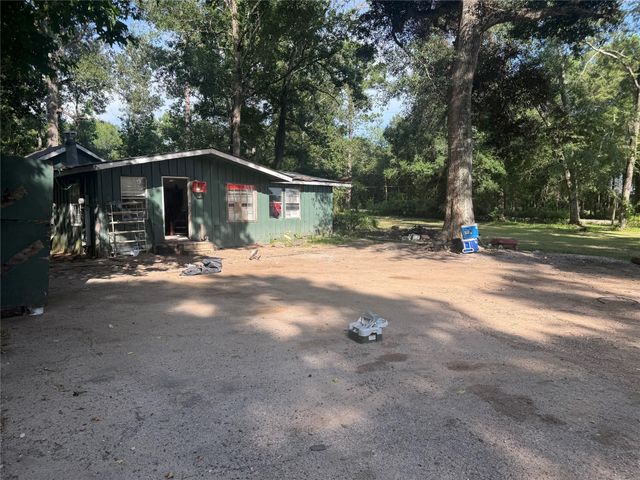 1173 A County Road 370, Splendora, TX 77372