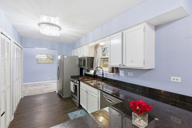 2860 Bridgeport Lane, Aurora, IL 60504