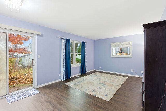 2860 Bridgeport Lane, Aurora, IL 60504