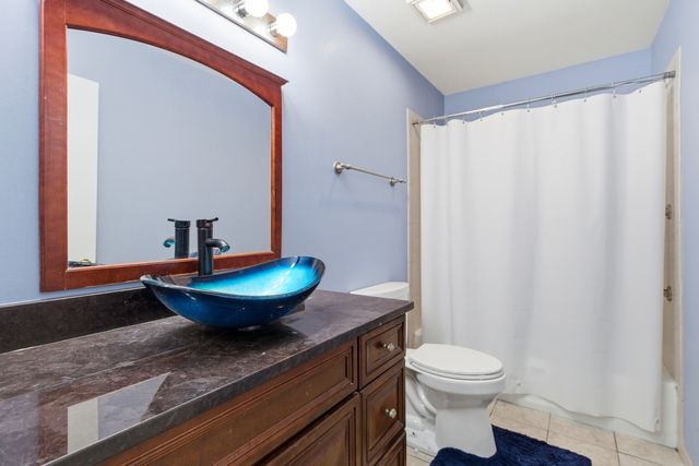 2860 Bridgeport Lane, Aurora, IL 60504