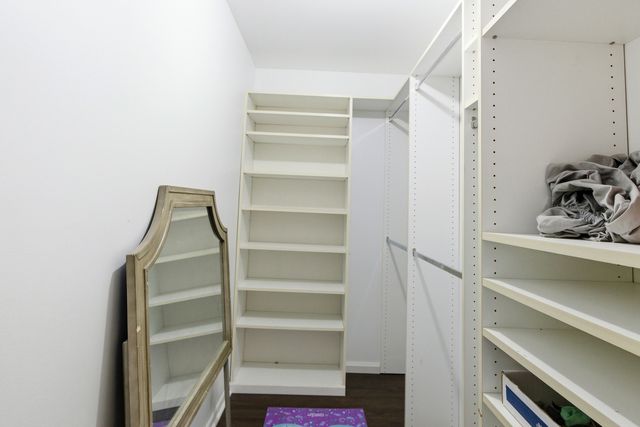 2860 Bridgeport Lane, Aurora, IL 60504