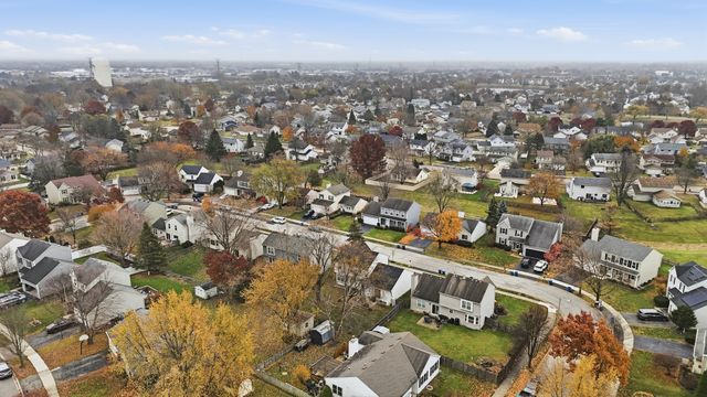 2860 Bridgeport Lane, Aurora, IL 60504