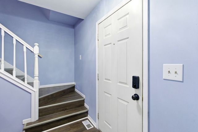 2860 Bridgeport Lane, Aurora, IL 60504