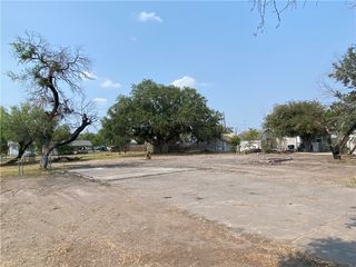 1019 E Sinton St, Sinton, TX 78387