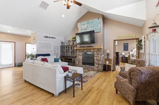 7517 County Road 306, Parachute, CO 81635