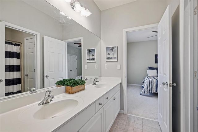 5724 Vinings Retreat SW Way, Mableton, GA 30126