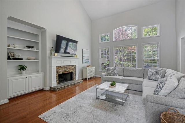 5724 Vinings Retreat SW Way, Mableton, GA 30126