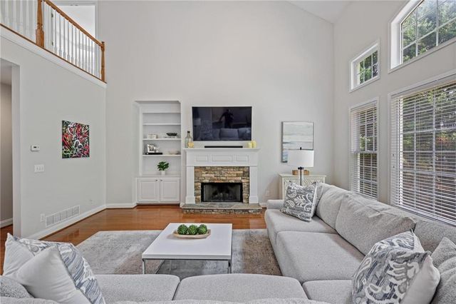 5724 Vinings Retreat SW Way, Mableton, GA 30126