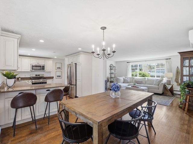 4 Donny Dr, Franklin, MA 02038