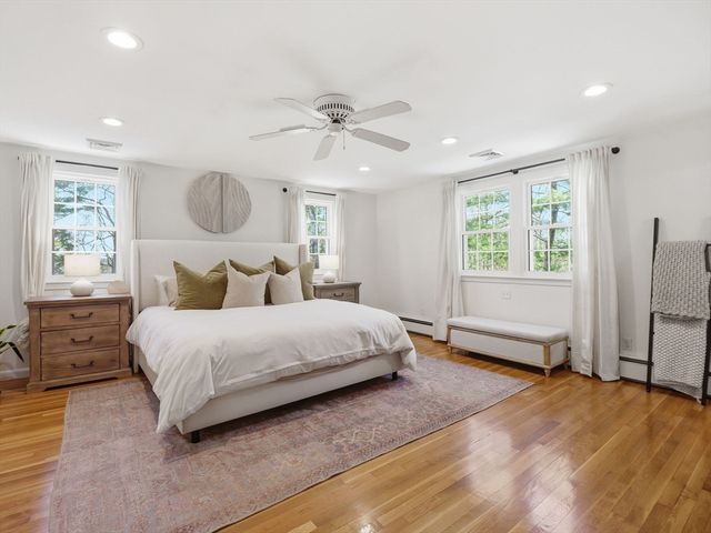 4 Donny Dr, Franklin, MA 02038